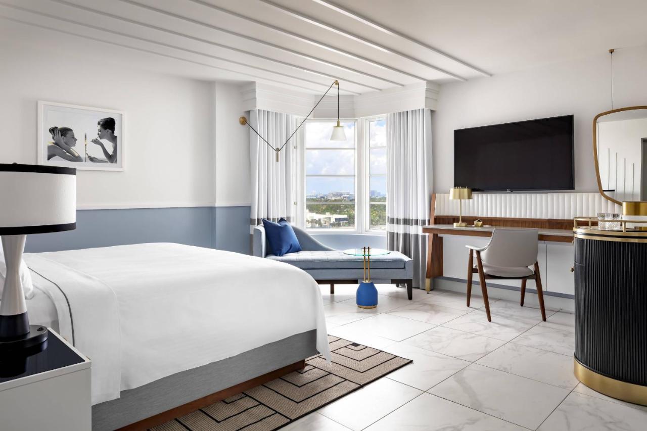 Chambre Lit King-Size - Adaptée aux Personnes Malentendantes