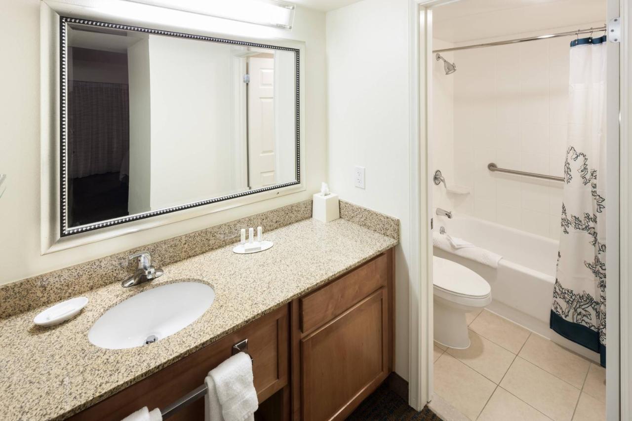 One-Bedroom King Suite Sofa Bed Balcony