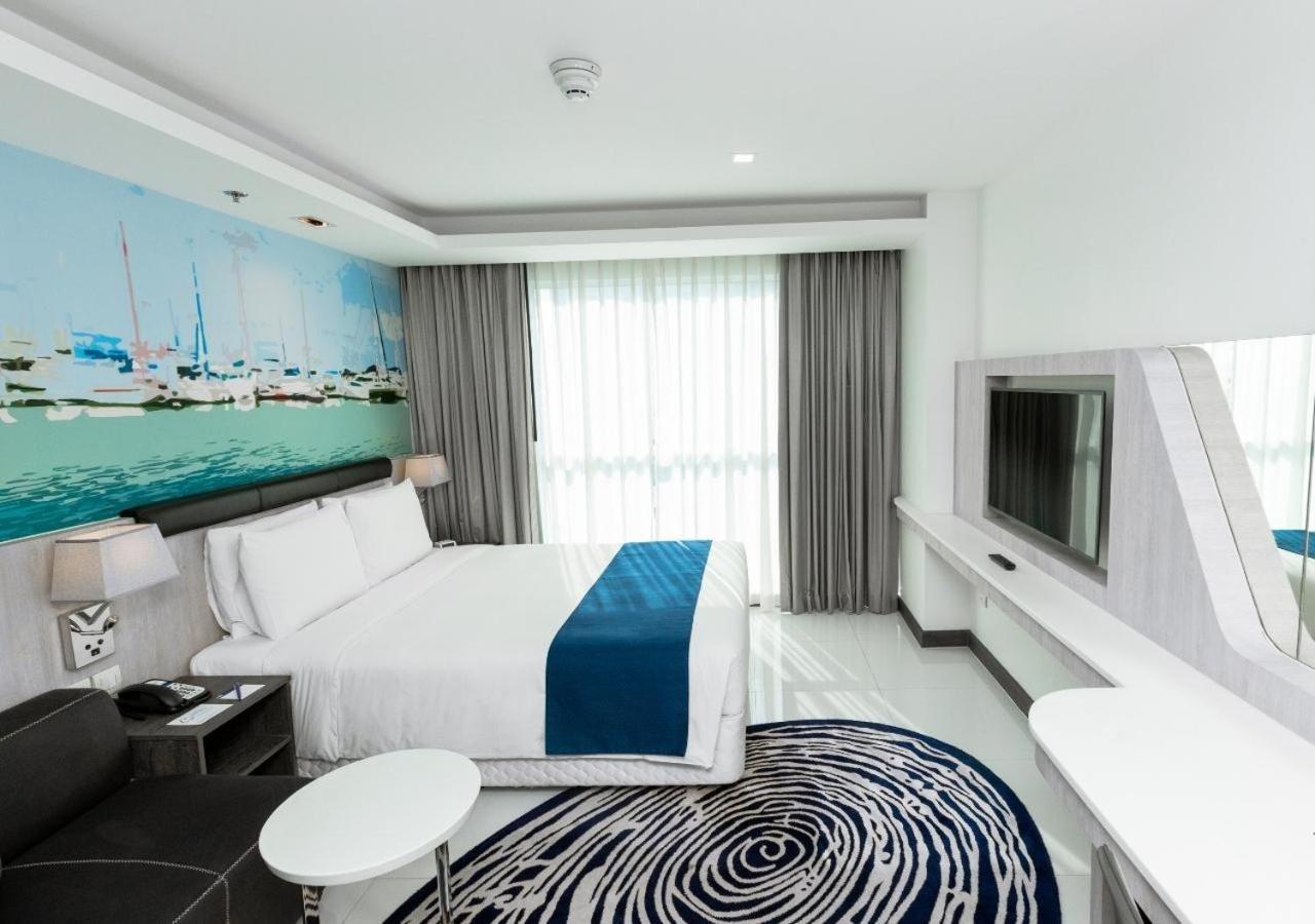 Standard Queen Room - Free Breakfast