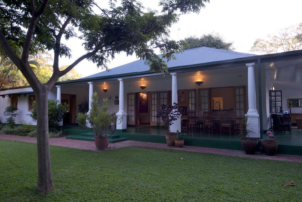Queen Room with Garden View