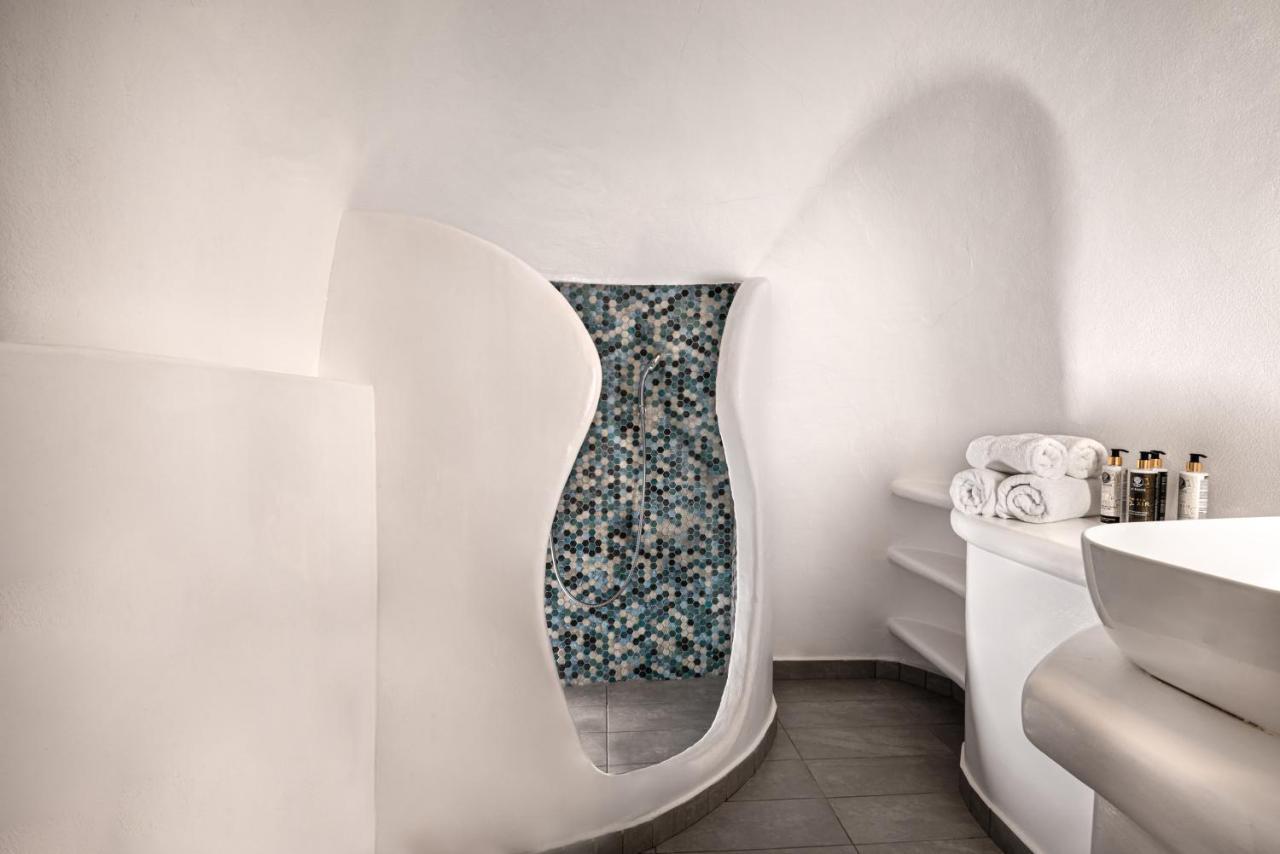 Petit Double Room Caldera & Sea View,1373717270:JPEG