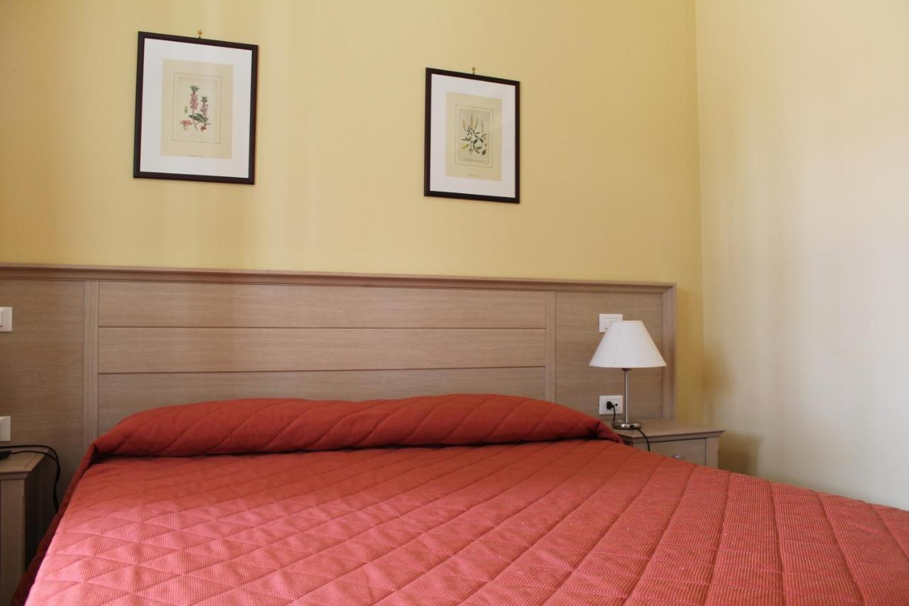 Economy Double or Twin Room,1379228804:JPEG