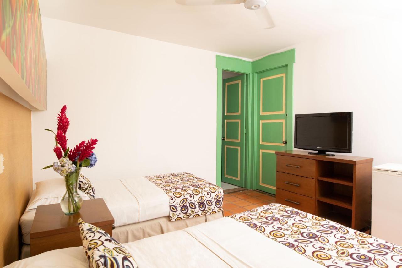 Triple Room,1383851972:JPEG