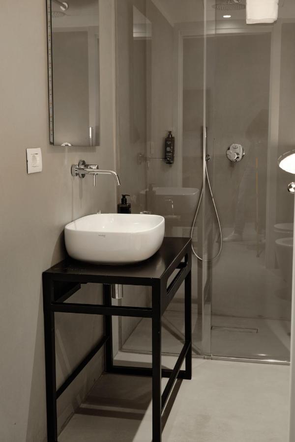 One-Bedroom Apartment,1758905231:JPEG