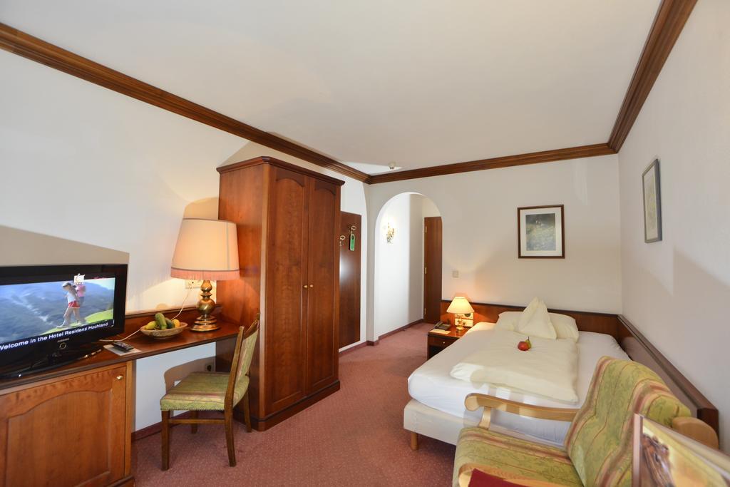 Single Room,1588104636:JPEG