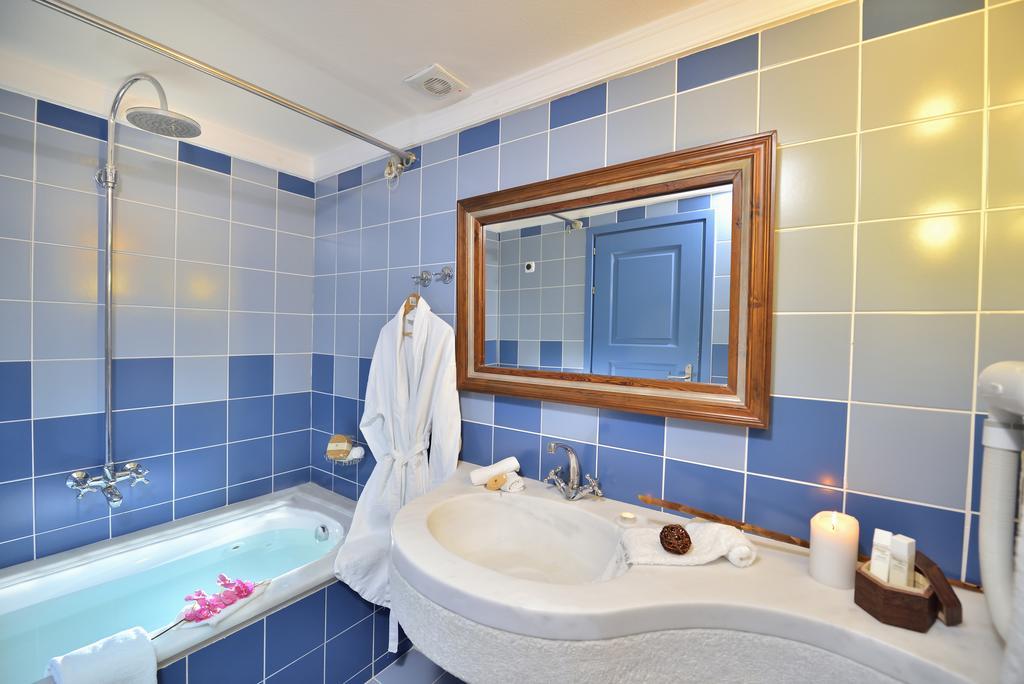 Junior Suite Hot Tub