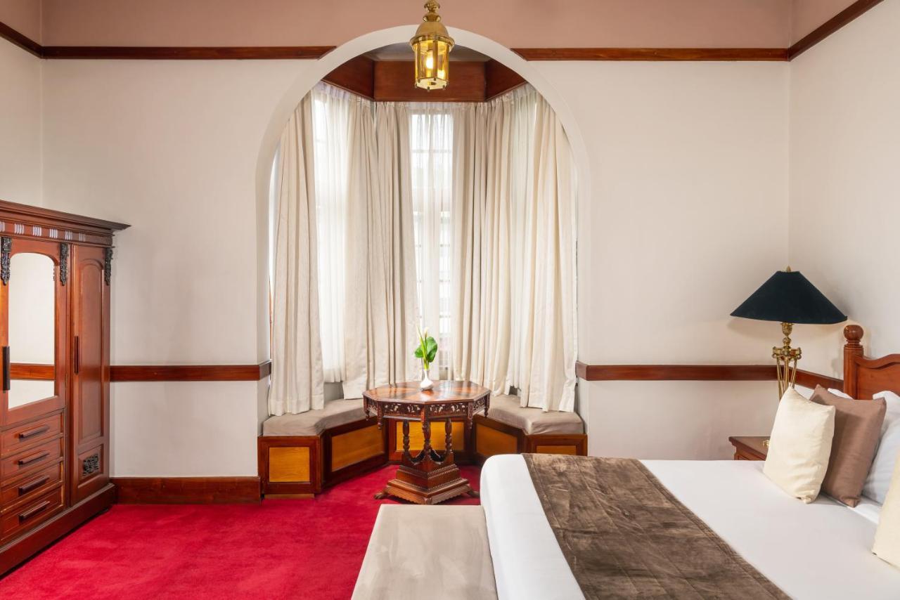 Junior Suite Governor's Wing