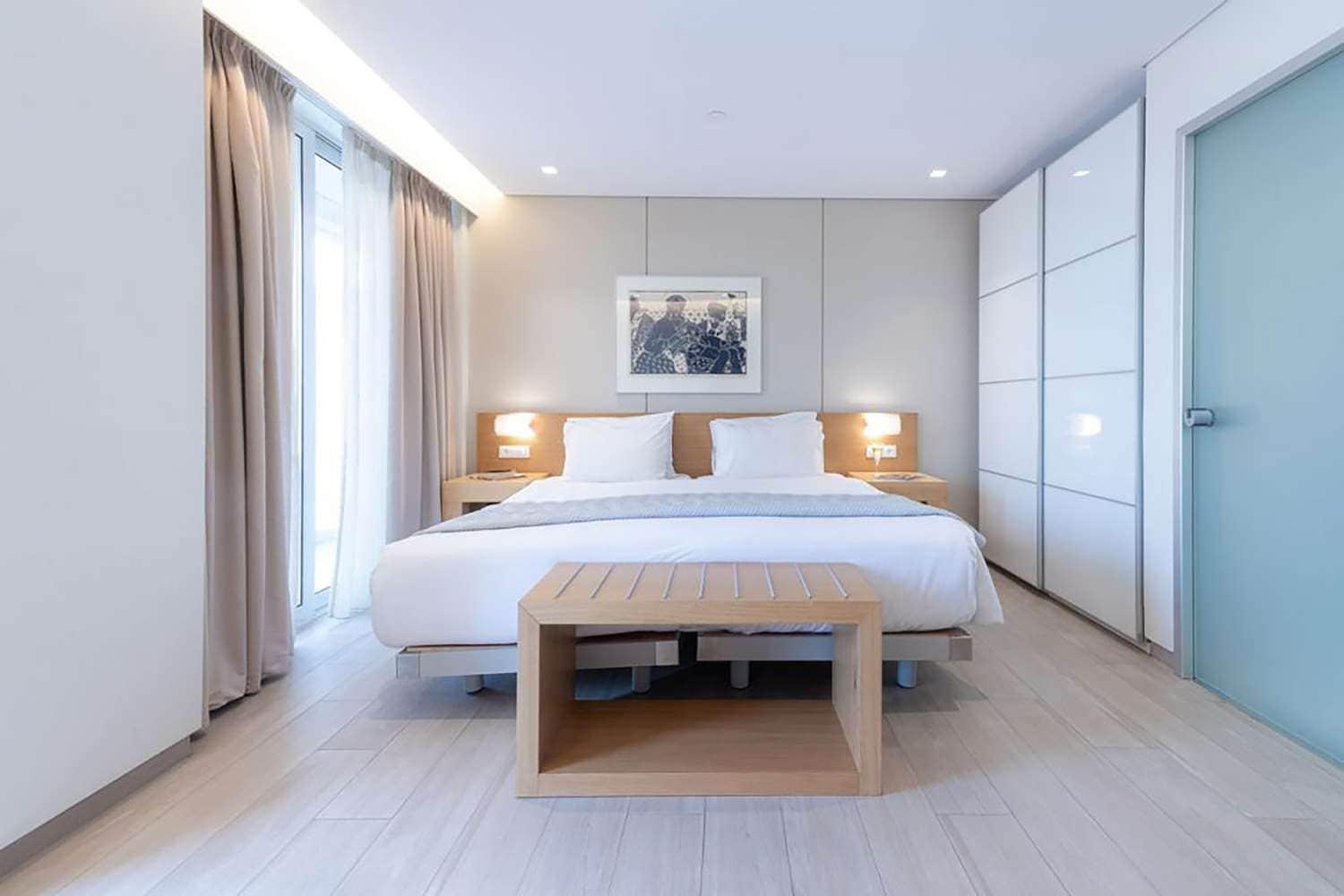 Chambre Lit King-Size Supérieure - Non-Fumeurs