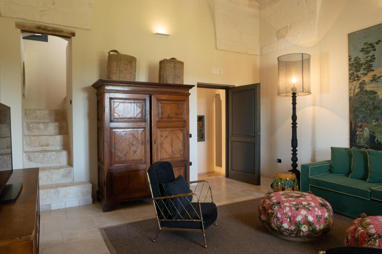 King Suite with Pool View