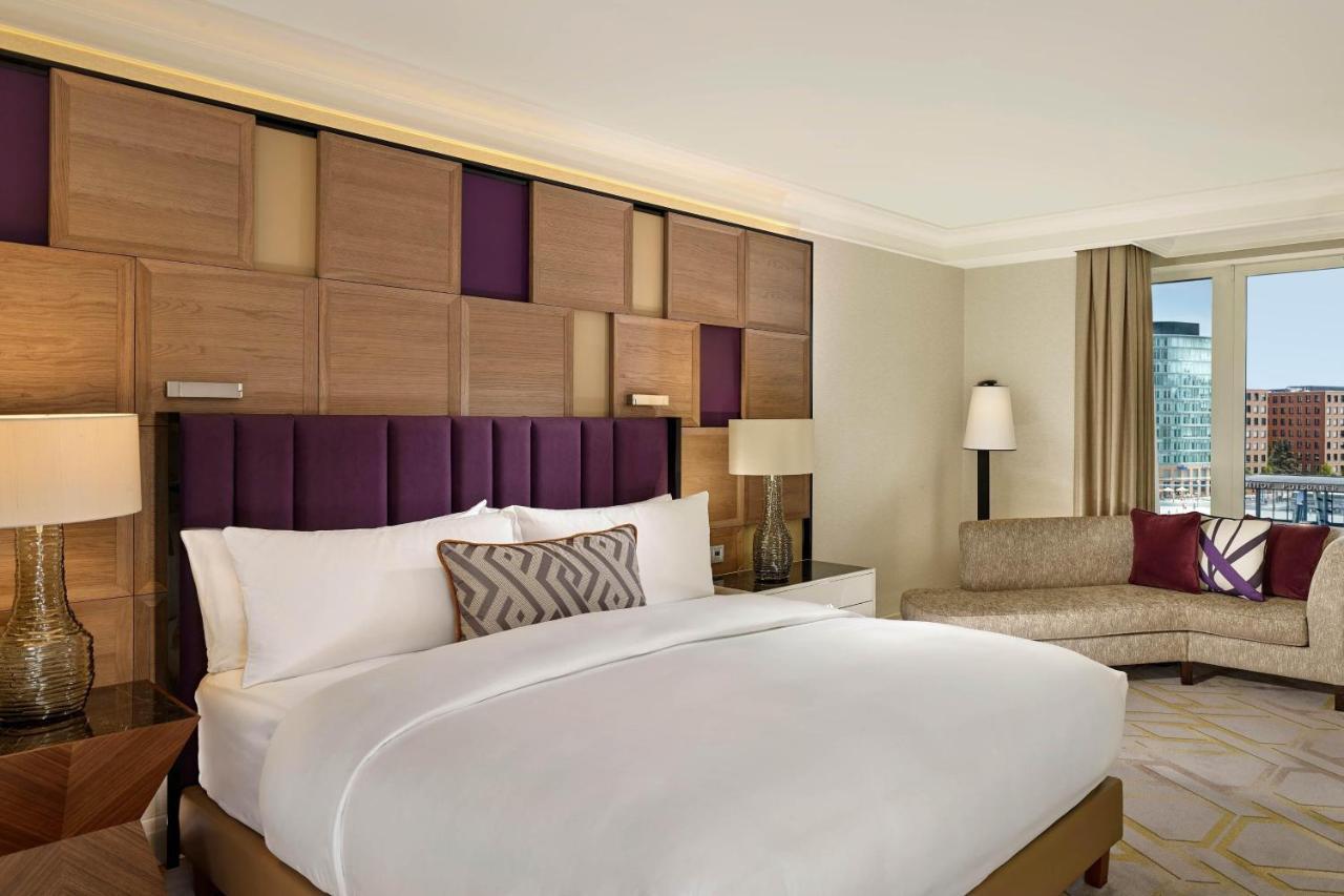 Deluxe King Room City View,1403055401:JPEG