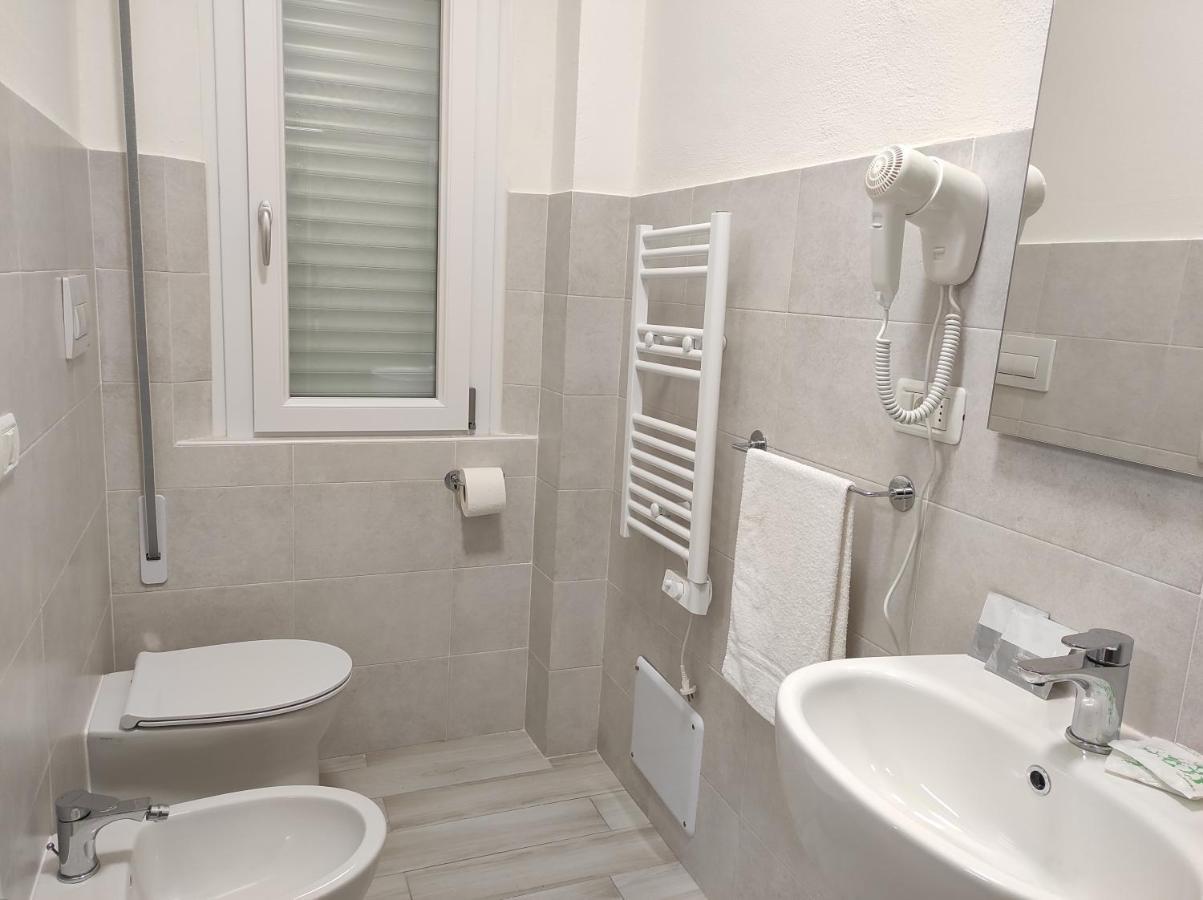 Deluxe Double or Twin Room Sea View,1403534990:JPEG