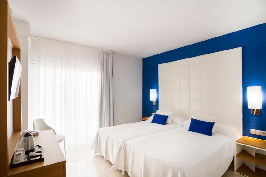 Quarto Duplo ou Twin com Vista Mar Parcial