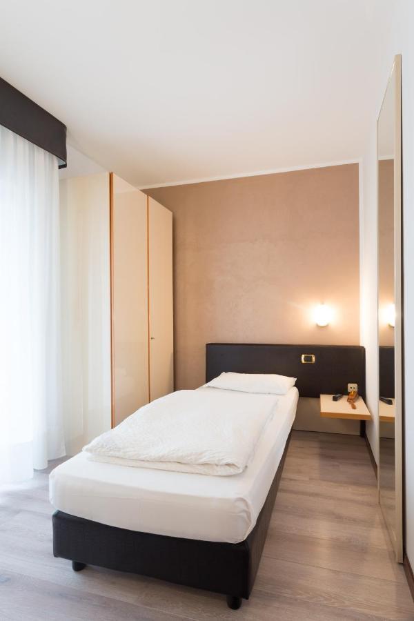 Single Room,1588061634:JPEG