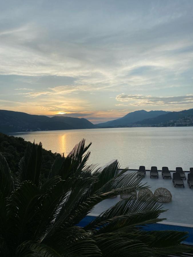 Double Room with Balcony and Sea View