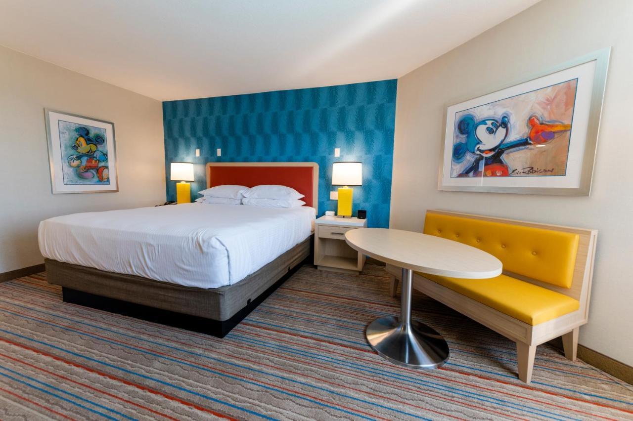 1 King Bed Deluxe Room Pool View Building 2 Non-Smoking,1699010503:JPEG