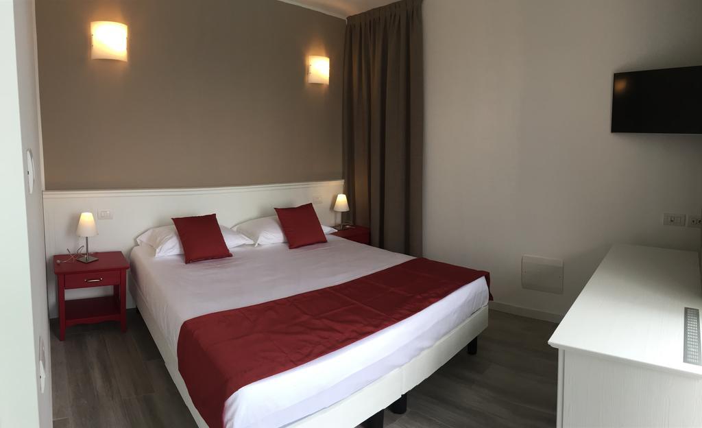 Double or Twin Room Lake View,141441837:JPEG