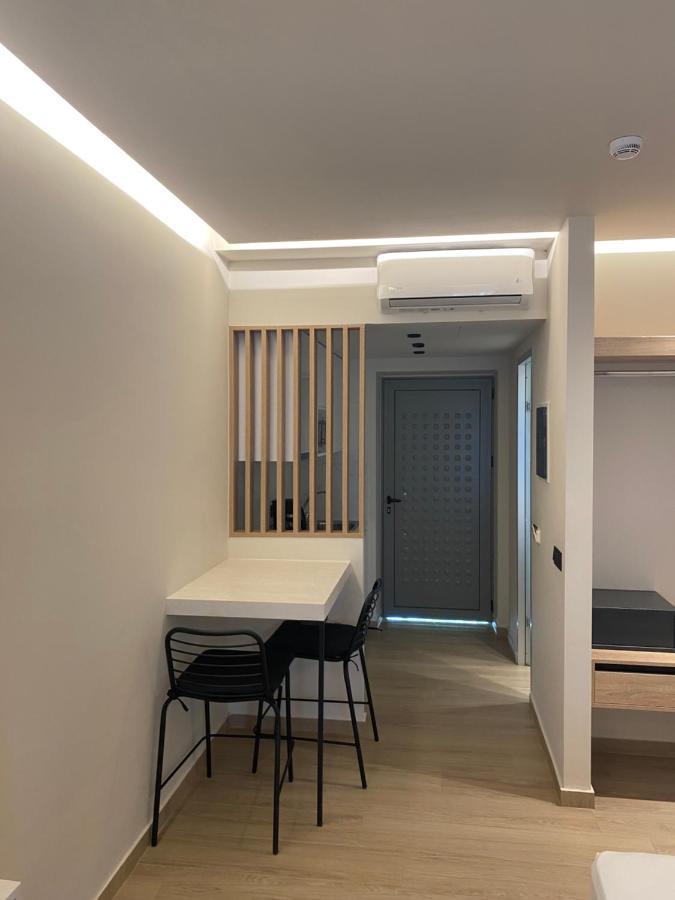 Deluxe Studio
