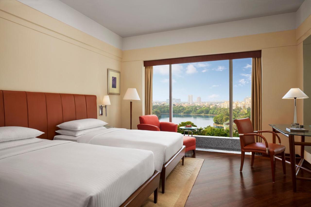 Quarto Twin com Vista Piscina
