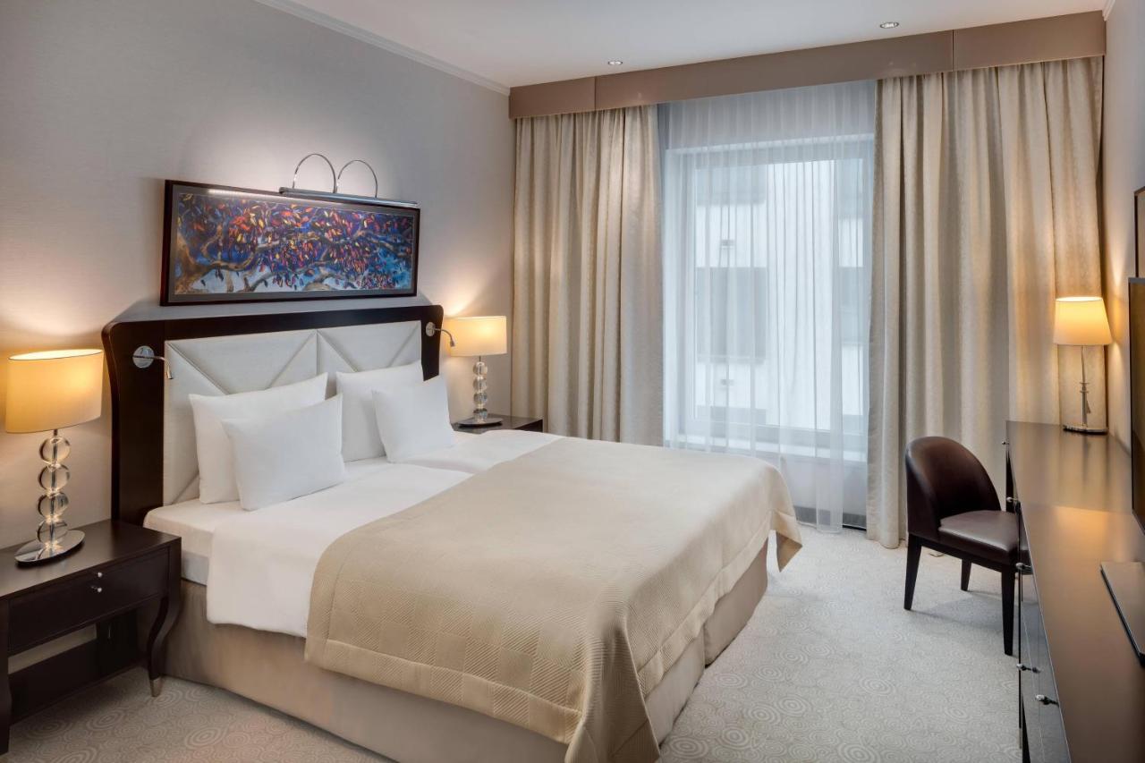 Castle Hill View Guest room 1 King