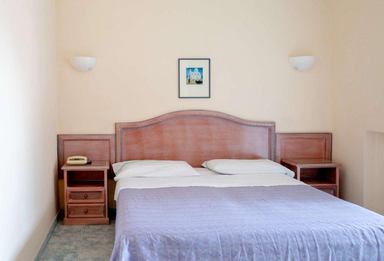 Double or Twin Room,1419108981:JPEG