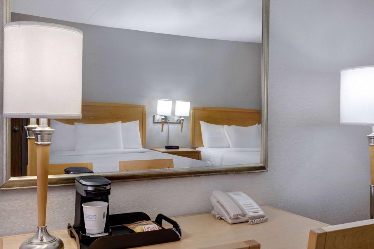 Queen Room Two Queen Beds Non-Smoking