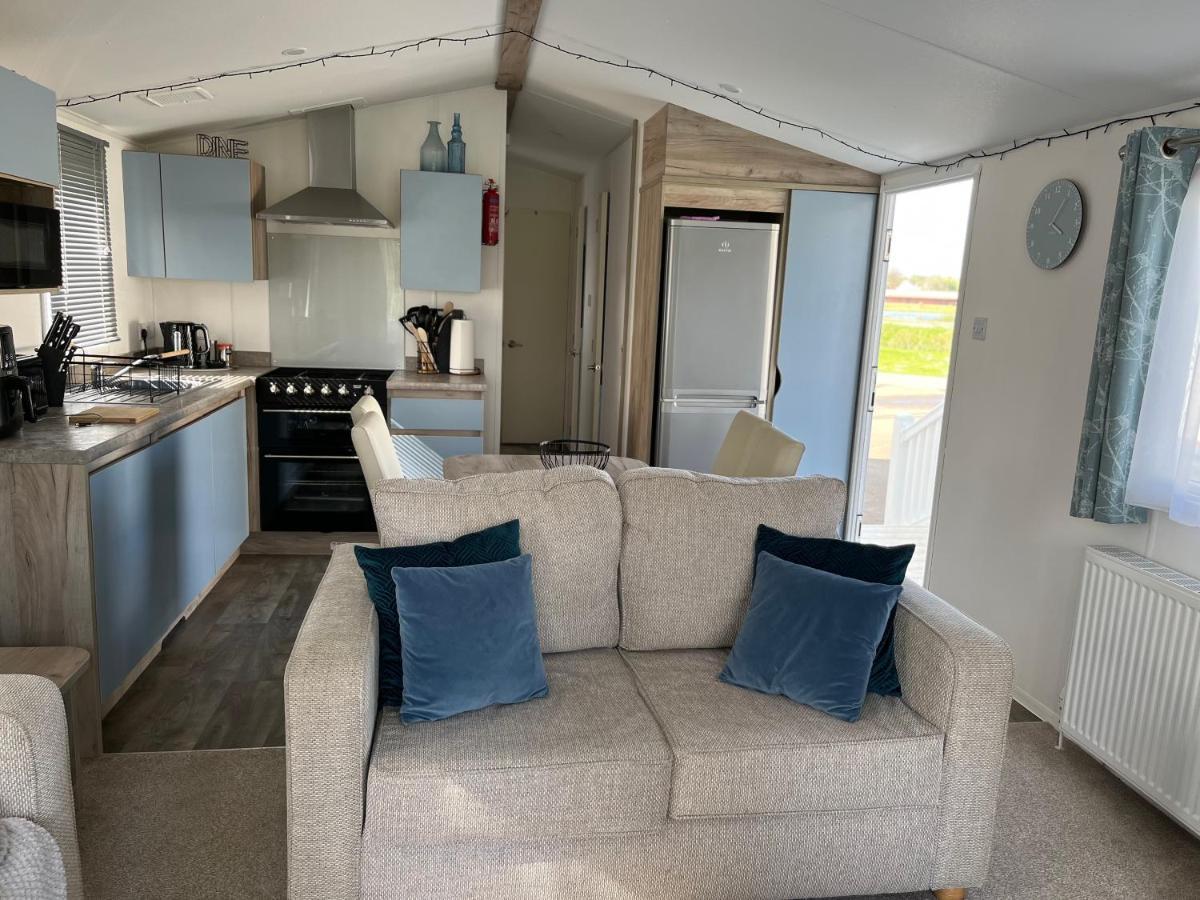 2 Single Beds, Studio Room with Kitchenette