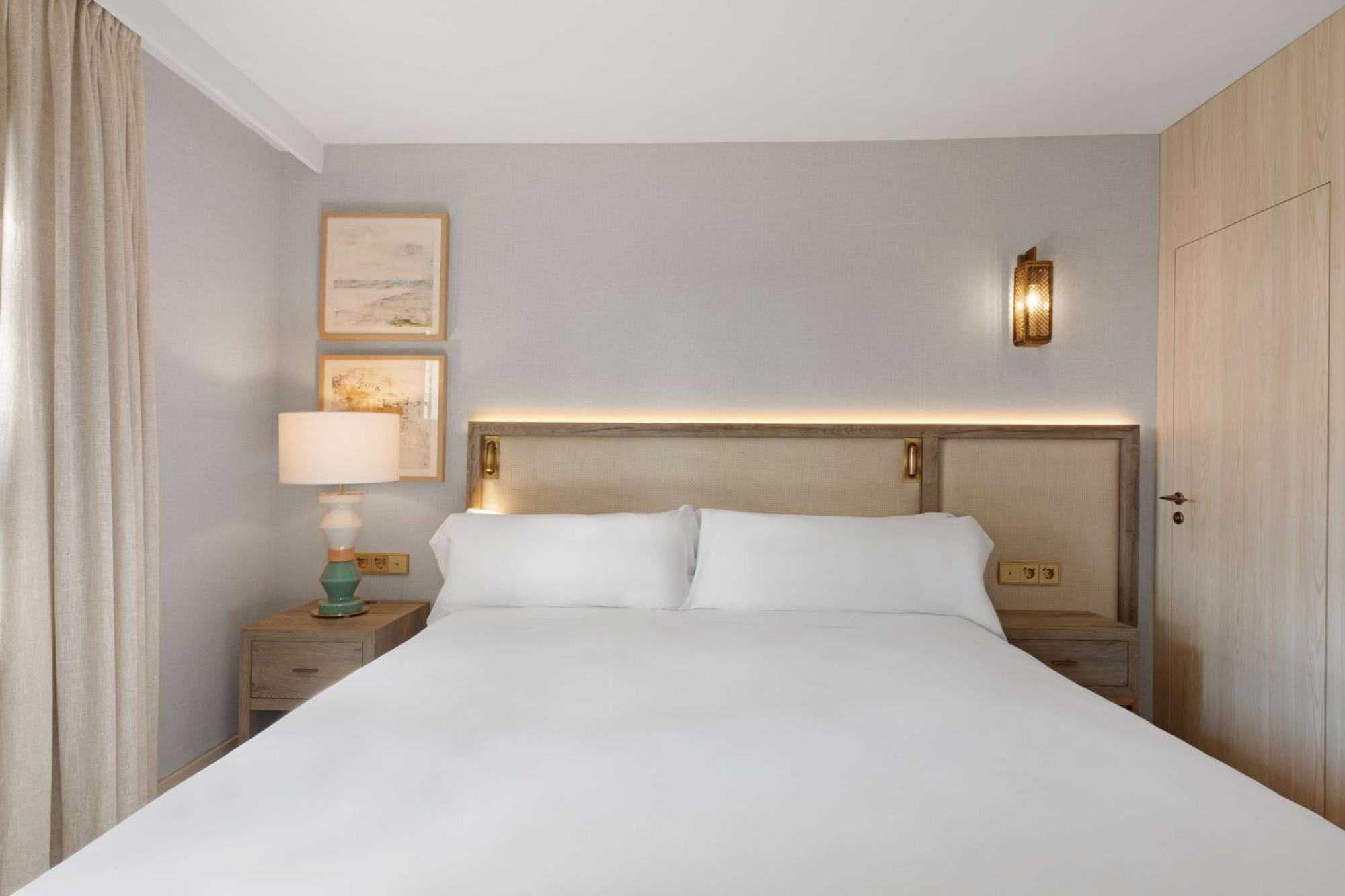 Two-Bedroom King Family Suite,1499146120:JPEG