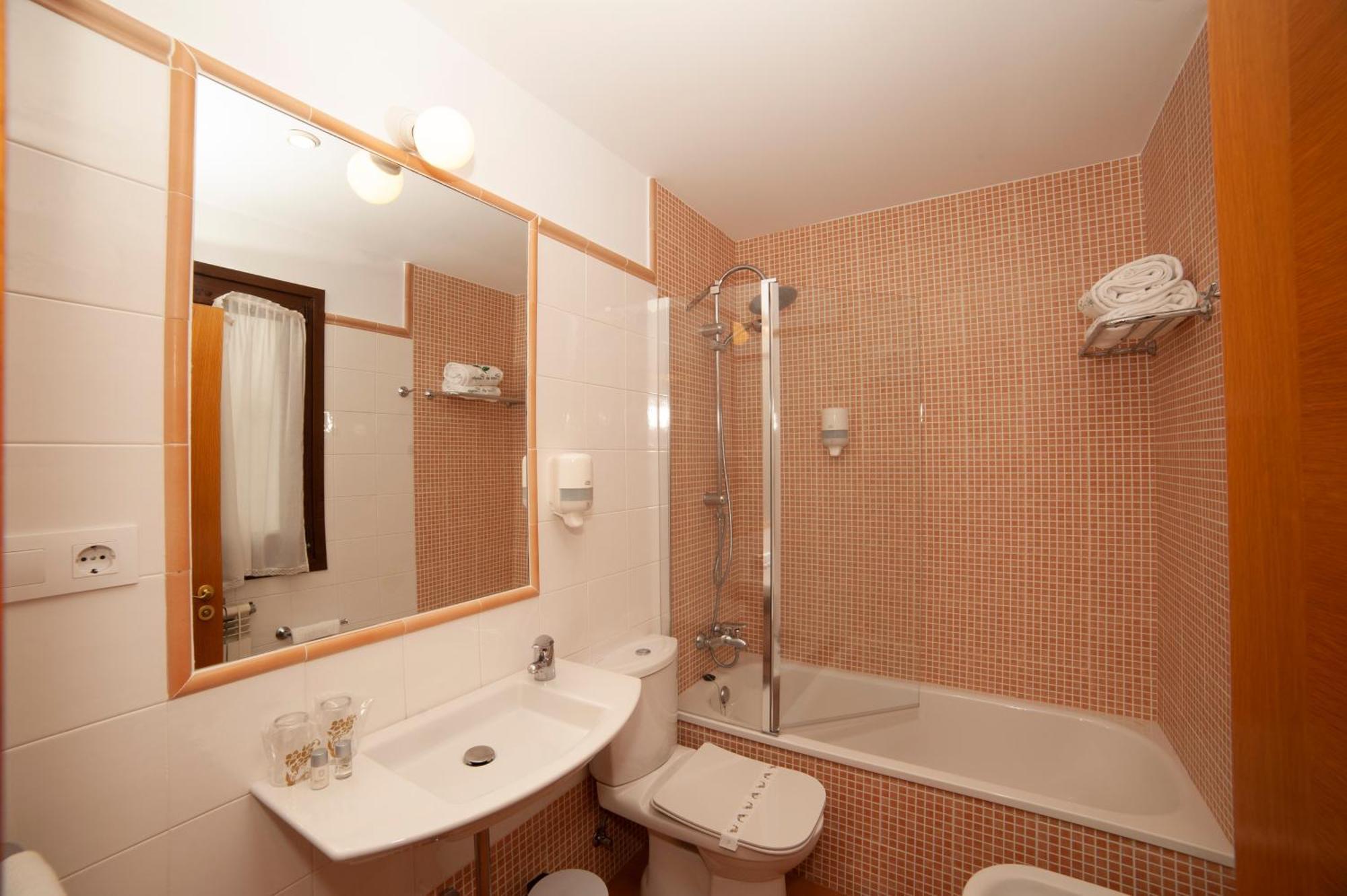 Standard Double or Twin Room Balcony,1431938431:JPEG