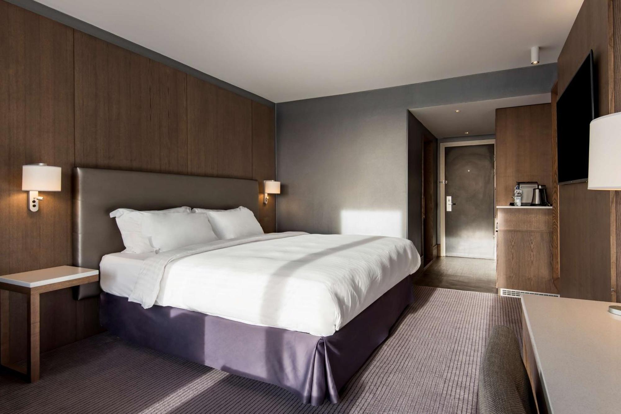 Executive Room Lounge Access