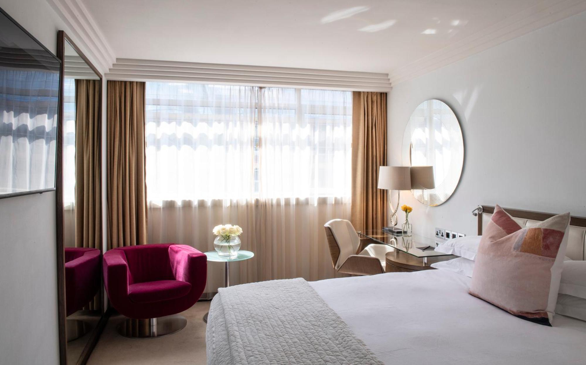 Quarto com Cama Queen-size