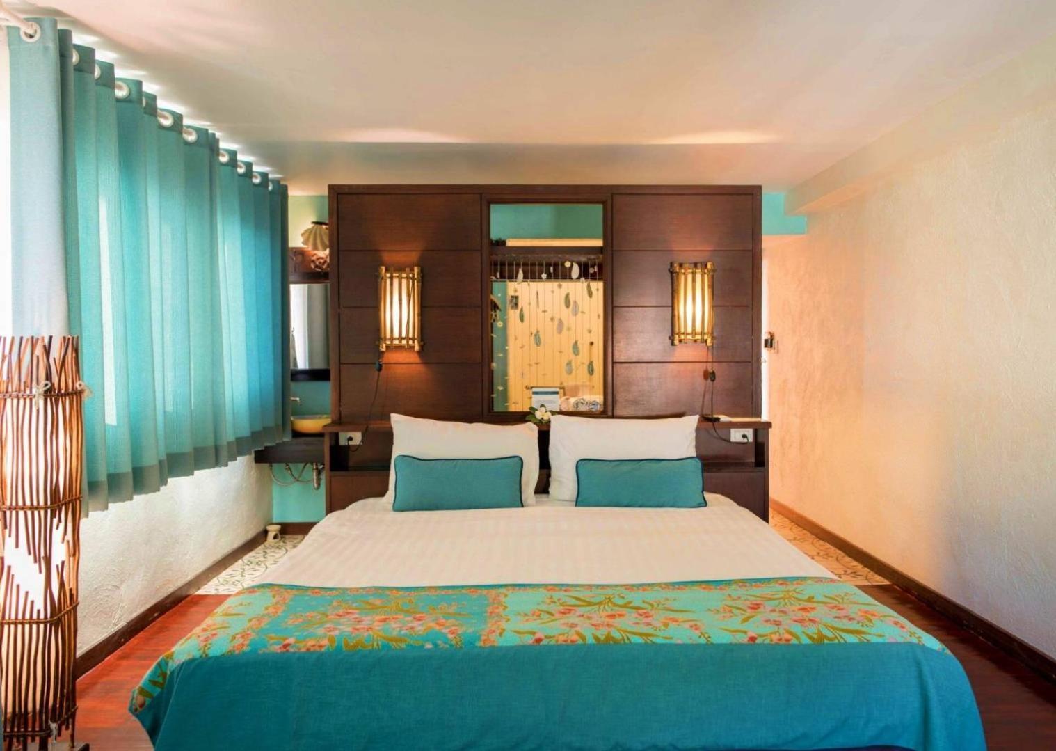 Deluxe Double or Twin Room City View