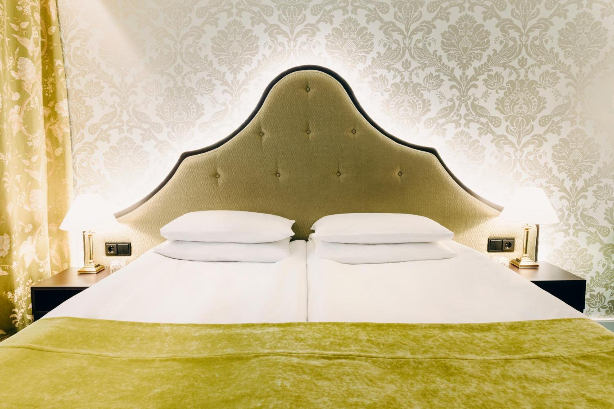 Standard Double Room,1434214990:JPEG