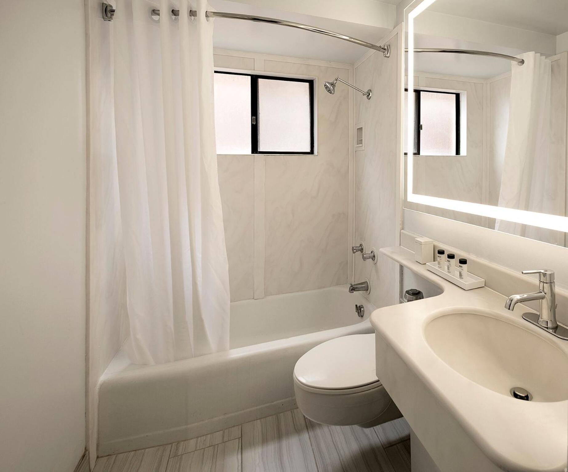 All New Terrace Ocean View Queen Studio Stair Access Only