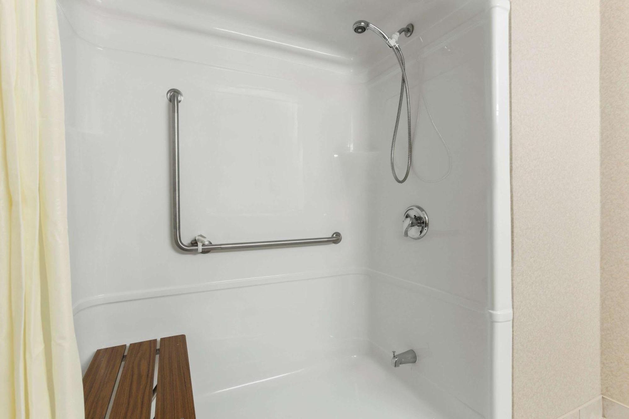 Deluxe King Room Disability Access