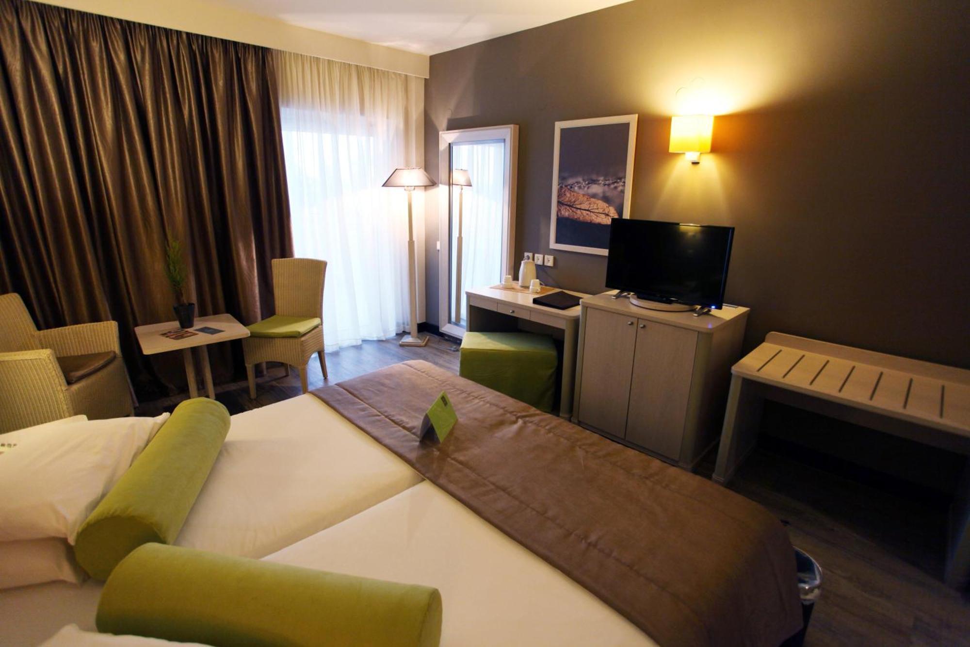 Chambre Double Classique - Vue sur Mer/Piscine