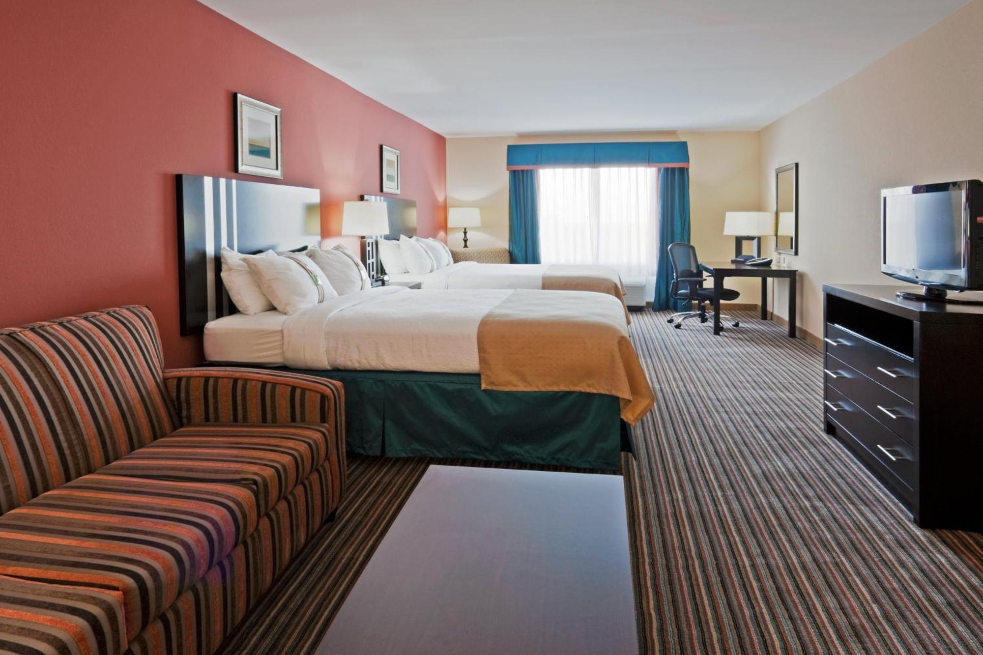 Standard Queen Room with Sofa Bed