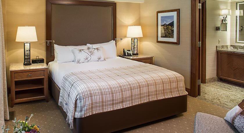 Lodge King Suite