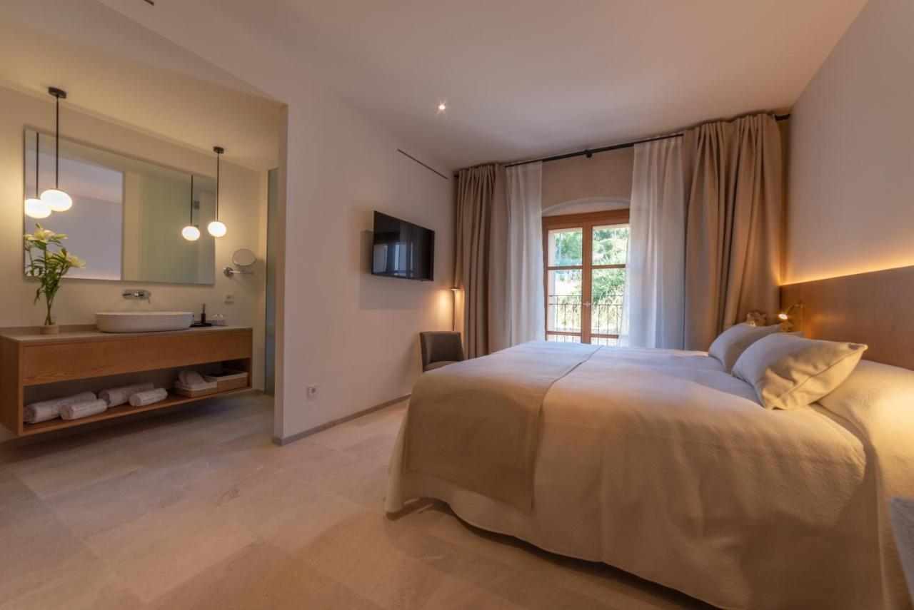Double Room,1469019521:JPEG