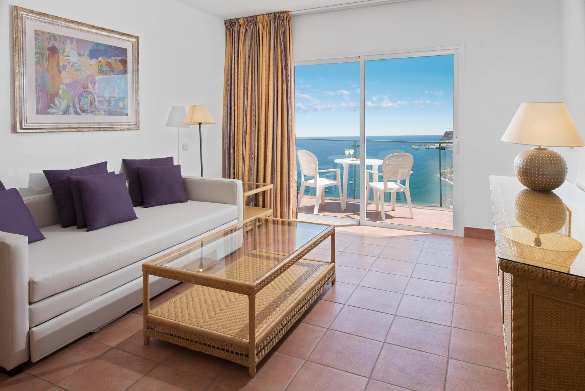 Quarto Familiar Superior (2 Adultos + 2 Crianças)