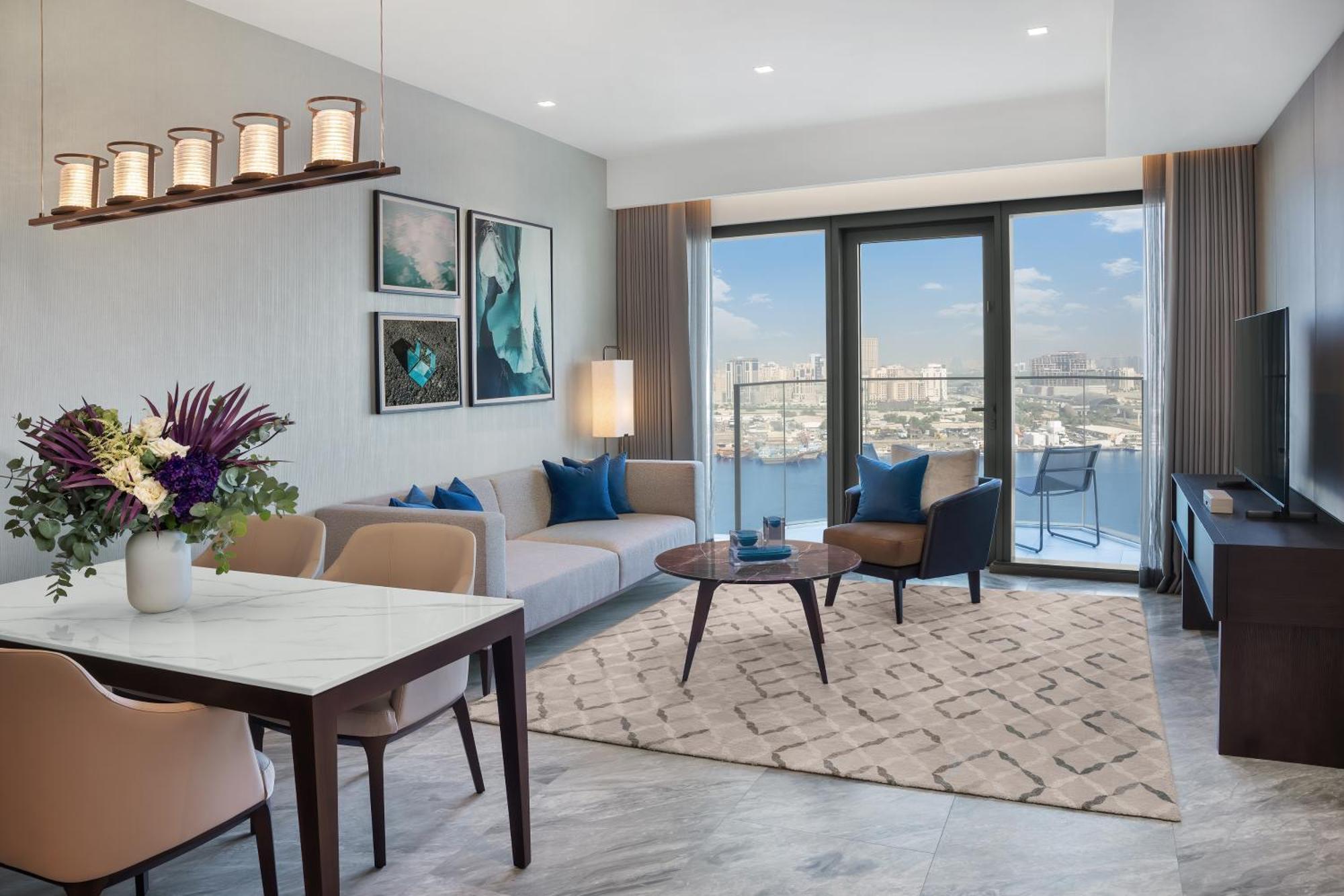 Creek View Skyline Suite with Club Lounge access - Afternoon Tea, Evening Drinks & Canapes, all-day refreshments King Bed