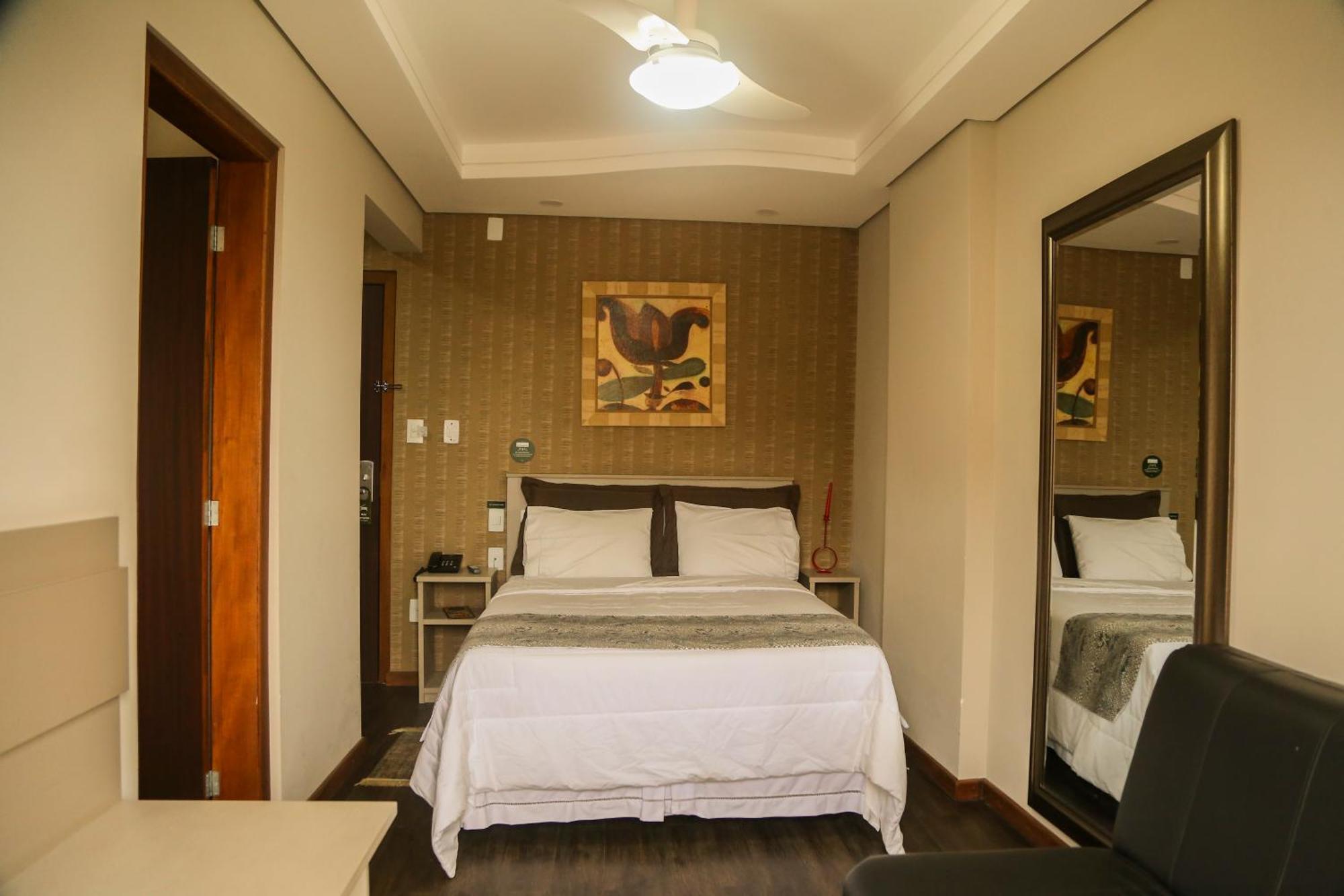 Quarto Duplo Luxo com Varanda