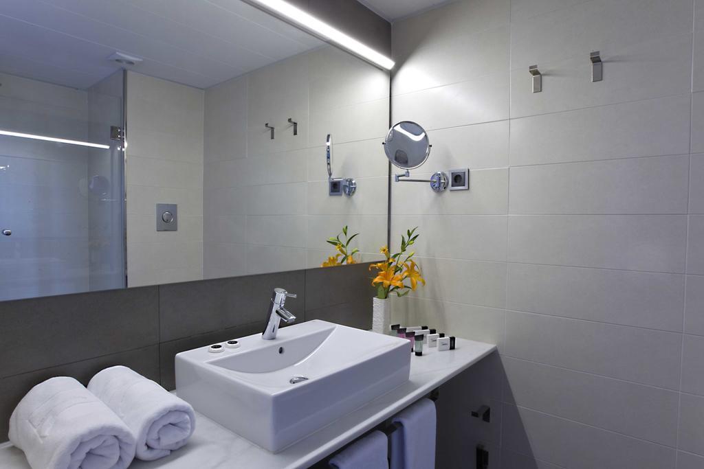 Standard Double or Twin Room,691503849:JPEG