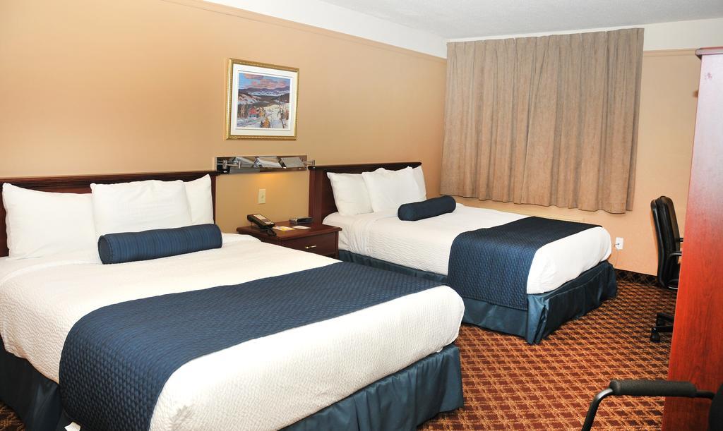 Queen Room with Two Queen Beds - Non-Smoking