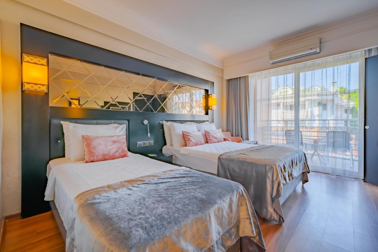 Quarto Standard com Cama de Casal ou 2 de Solteiro e Varanda