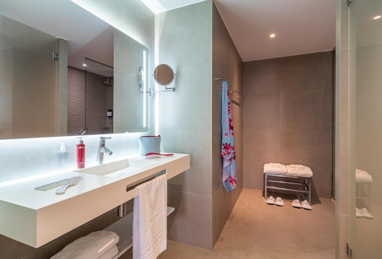 Suite avec Vue sur Mer (2 Adultes + 2 Enfants)