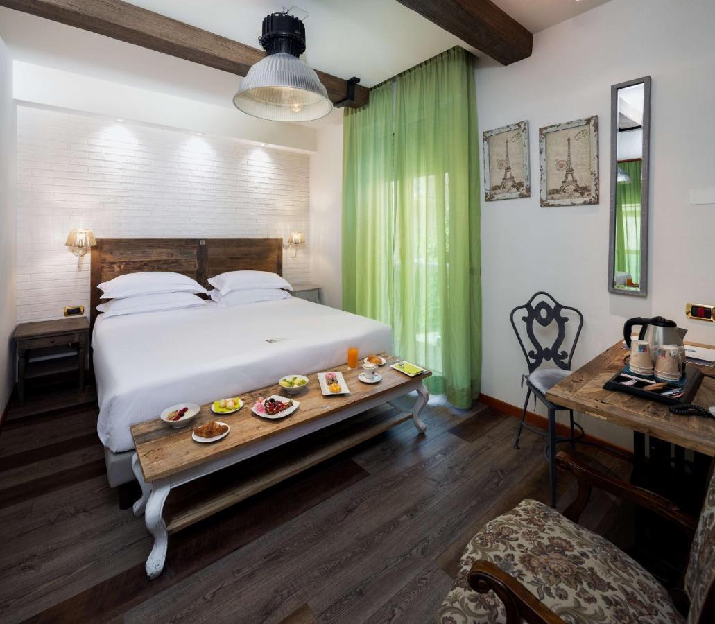 Deluxe Triple Room Balcony Sea View