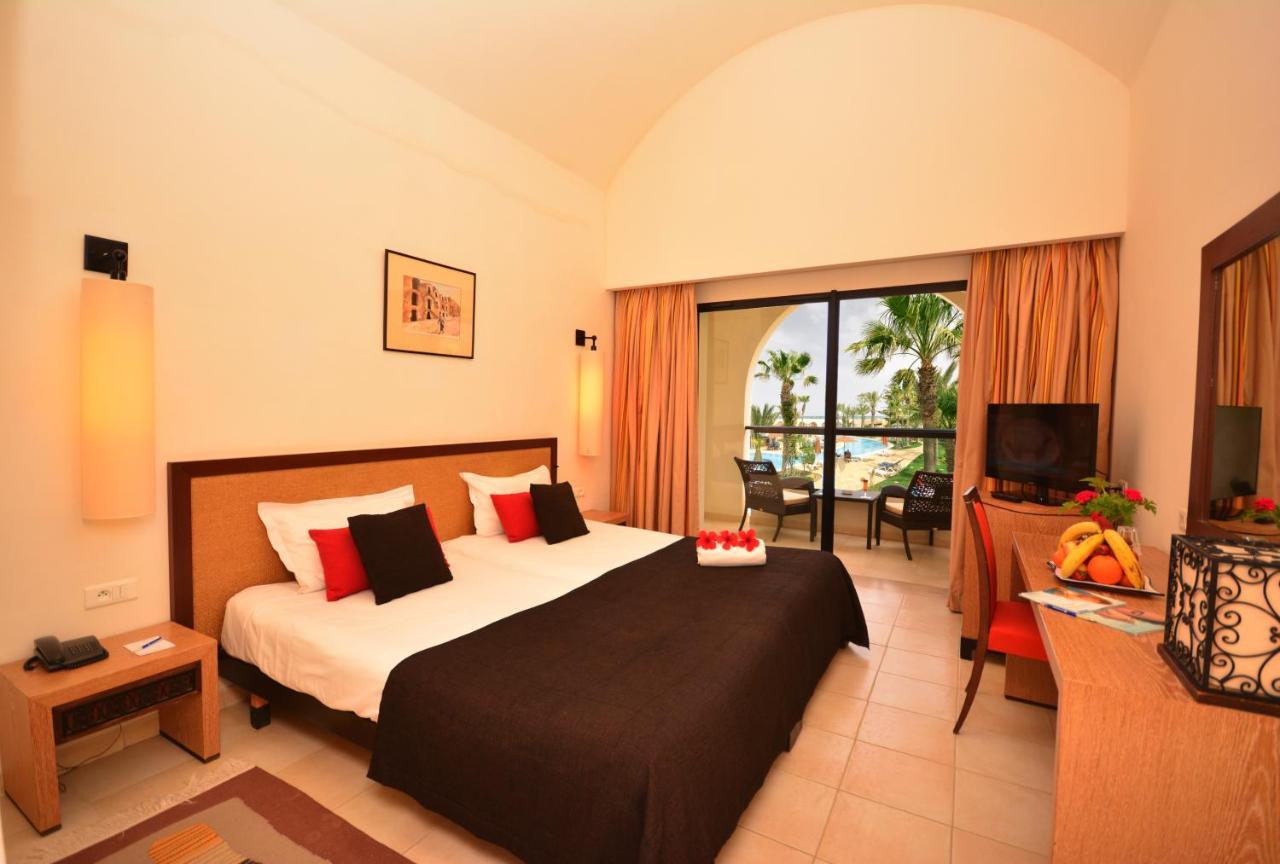 Chambre Double Standard - Vue sur Piscine