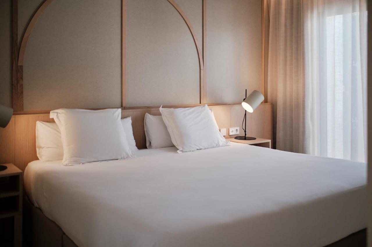 Suite com 1 Quarto e Varanda