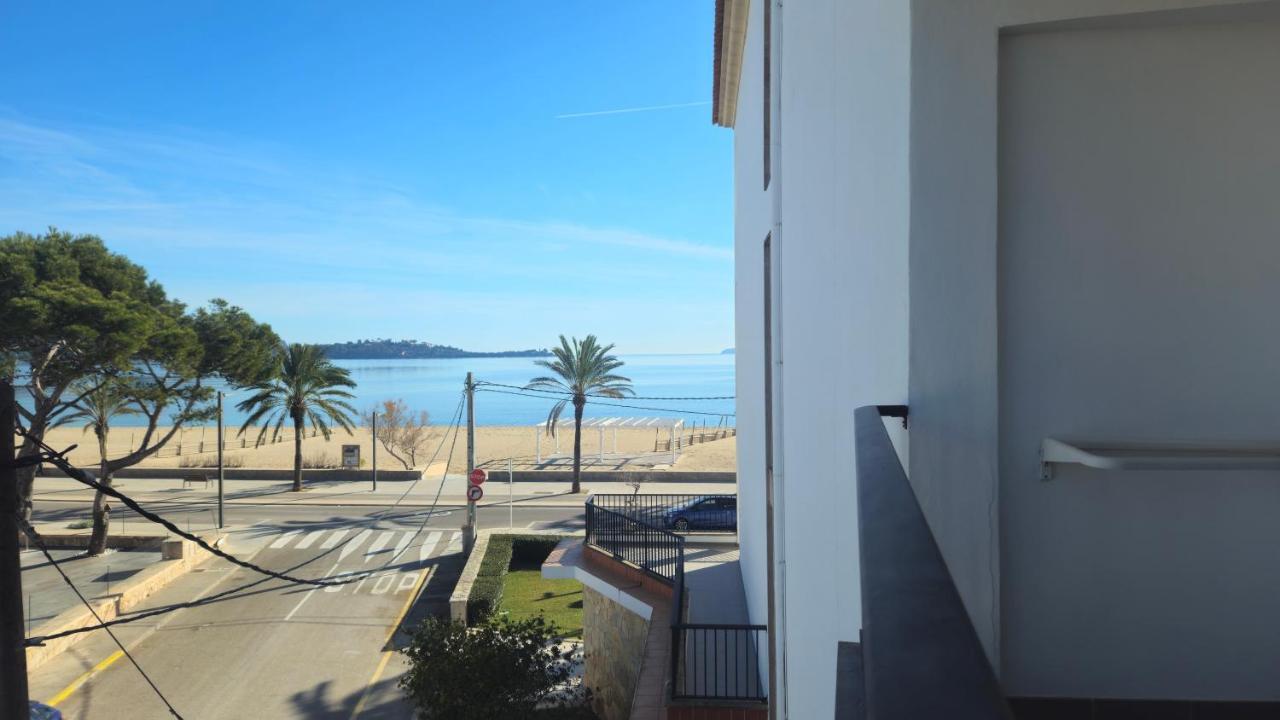 Double or Twin Room Side Sea View,1587498247:JPEG