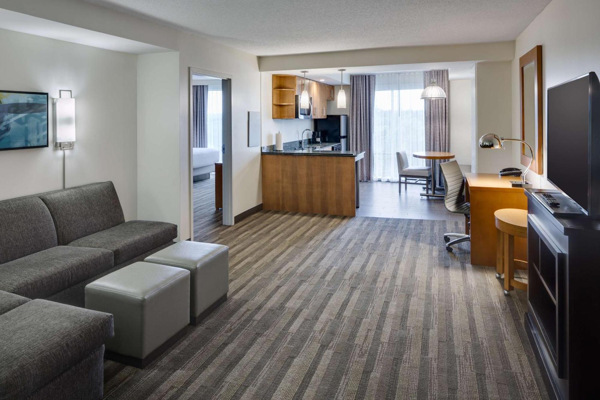 One-Bedroom Queen Suite with Two Queen Beds